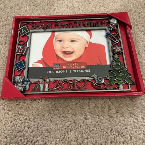 Baby's‎ First Christmas 2012 4"x6" Silver Frame By Studio Decor Ornament Details - Picture 1 of 6